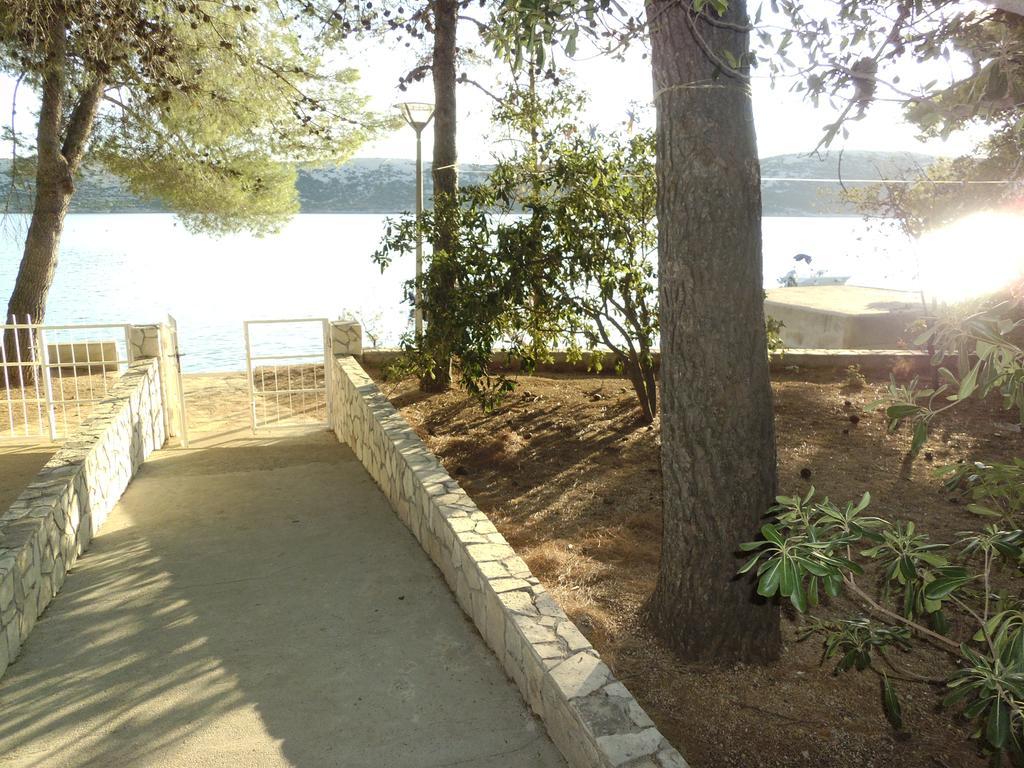 Apartments Kreso 5 Meters From The Beach With See View Shadow And Parking Place Stara Novalja Rom bilde