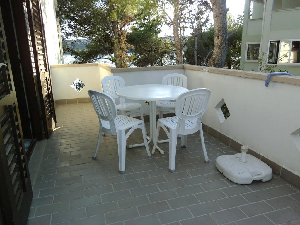 Apartments Kreso 5 Meters From The Beach With See View Shadow And Parking Place Stara Novalja Rom bilde
