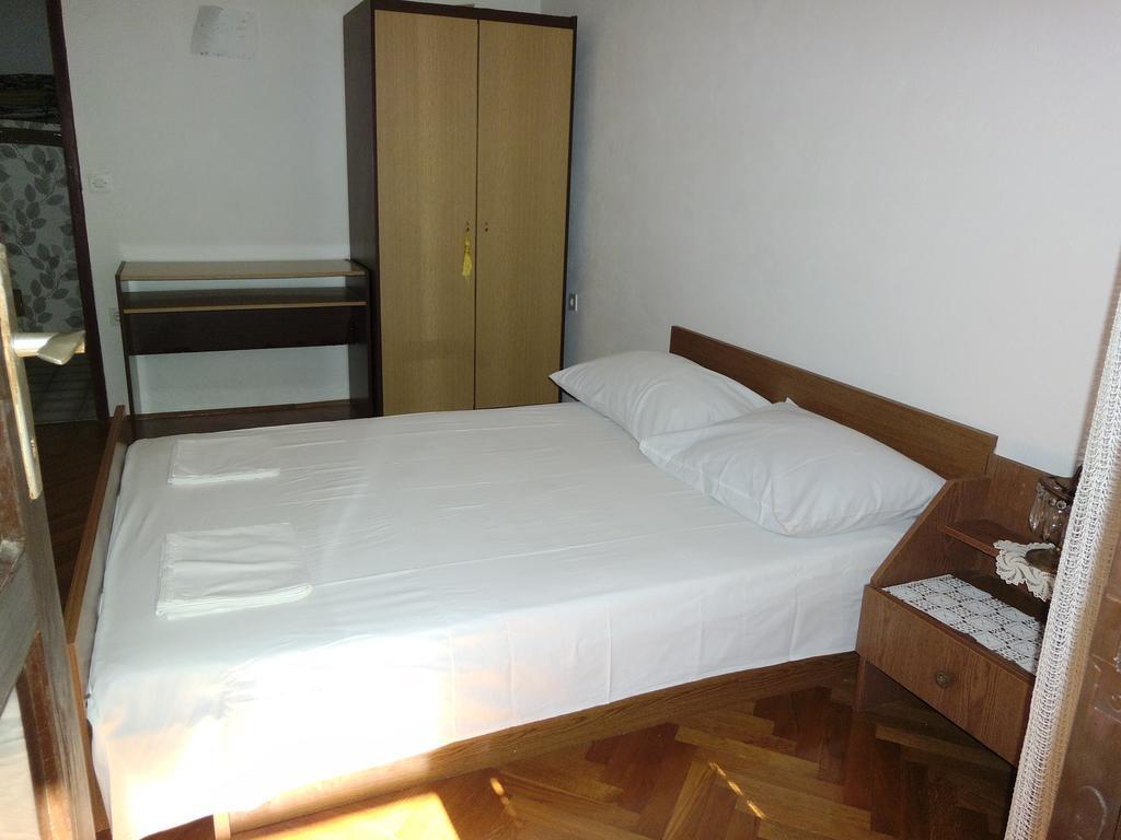 Apartments Kreso 5 Meters From The Beach With See View Shadow And Parking Place Stara Novalja Rom bilde