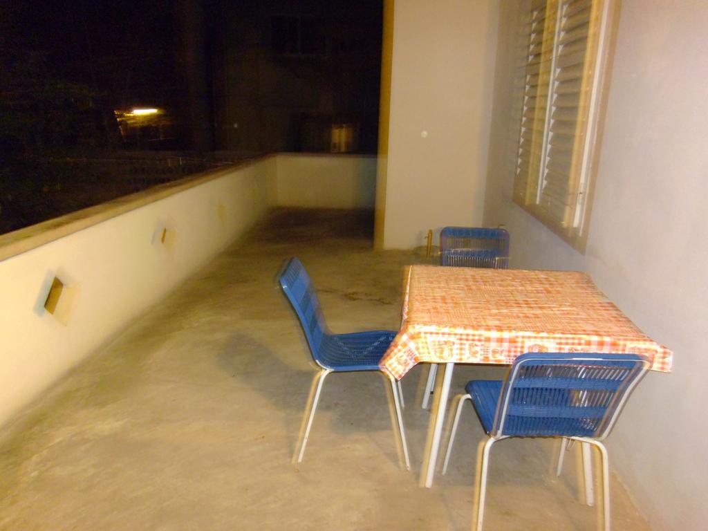 Apartments Kreso 5 Meters From The Beach With See View Shadow And Parking Place Stara Novalja Rom bilde